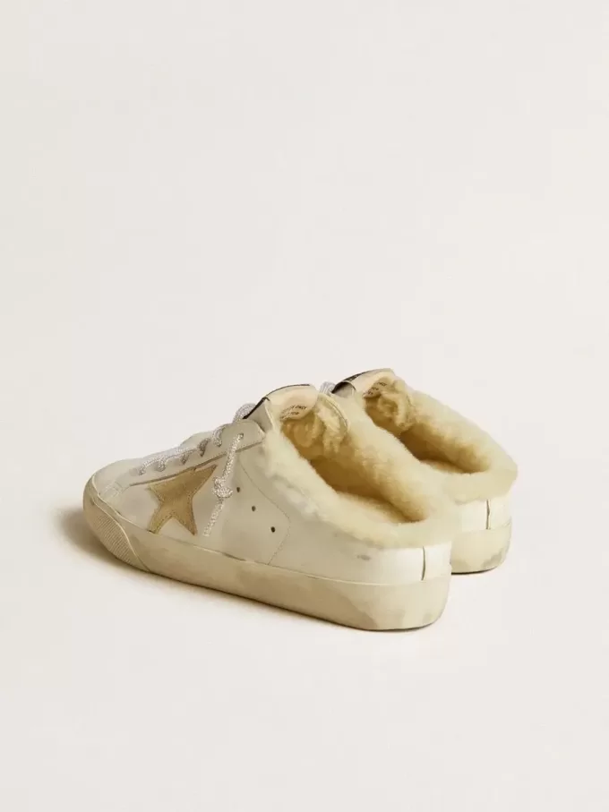 Sabots Super-Star para mujer con estrella de ante dorado y forro de borreguillo Sabots Super-Star para mujer con estrella de ante dorado y forro de borreguillo