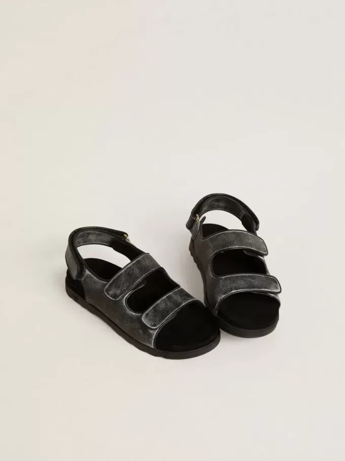 Sandalias Noa Young en piel negra desgastada Sandalias Noa Young en piel negra desgastada