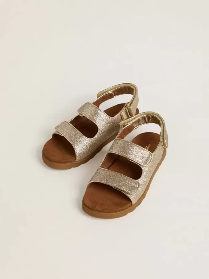 Sandalias Noa Young en microbrillo y piel platino