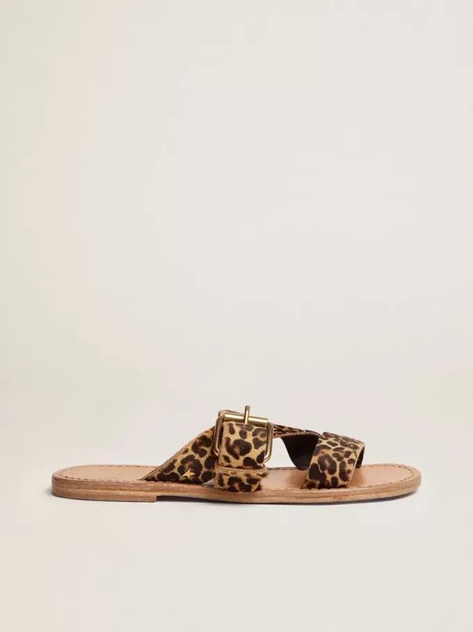 Sandalias planas Margaret para mujer en piel de potro con estampado de leopardo