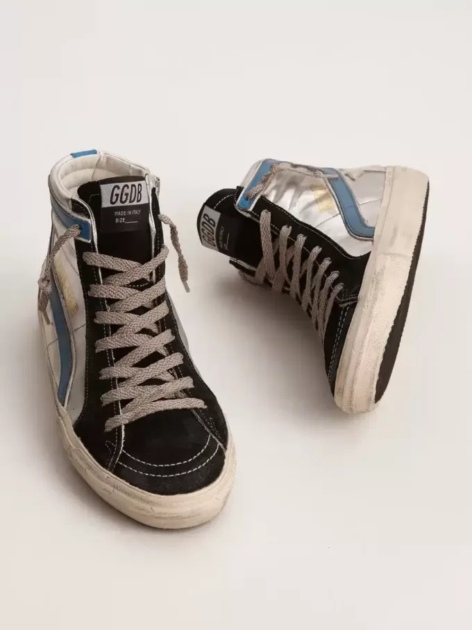 Slide en piel metalizada plateada con estrella de piel blanca