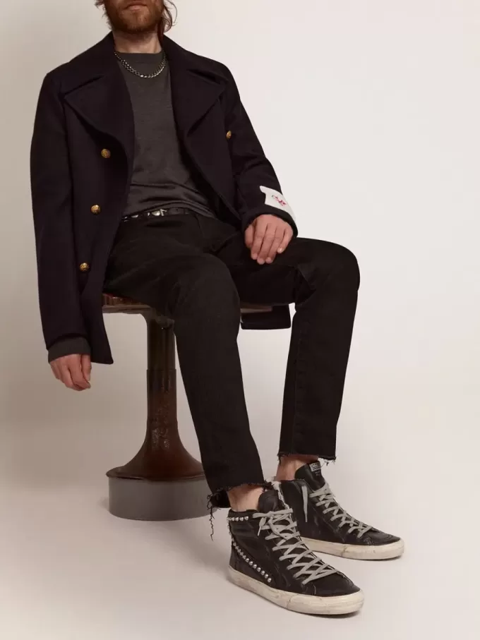 Slide negro con tachuelas para hombre Slide negro con tachuelas para hombre