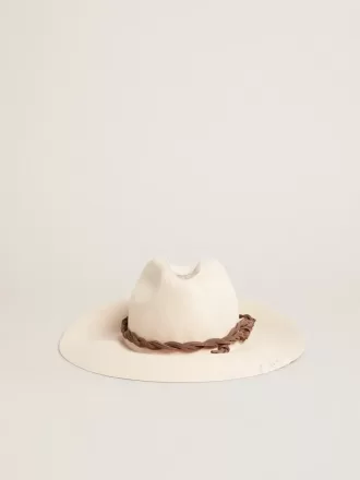 Sombrero fedora color pergamino con banda de cuero