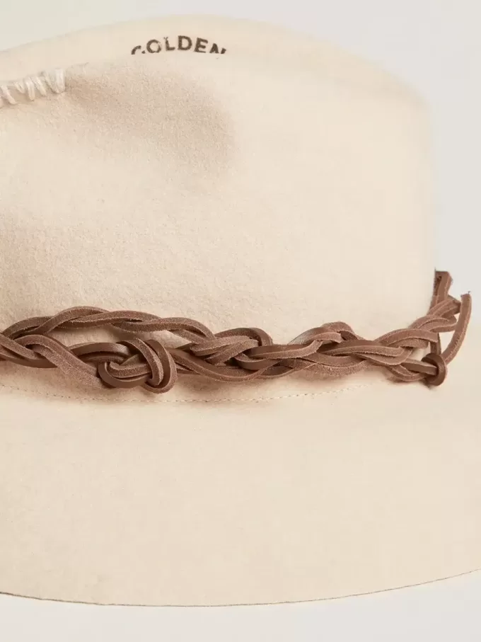 Sombrero fedora color pergamino con banda de cuero Sombrero fedora color pergamino con banda de cuero