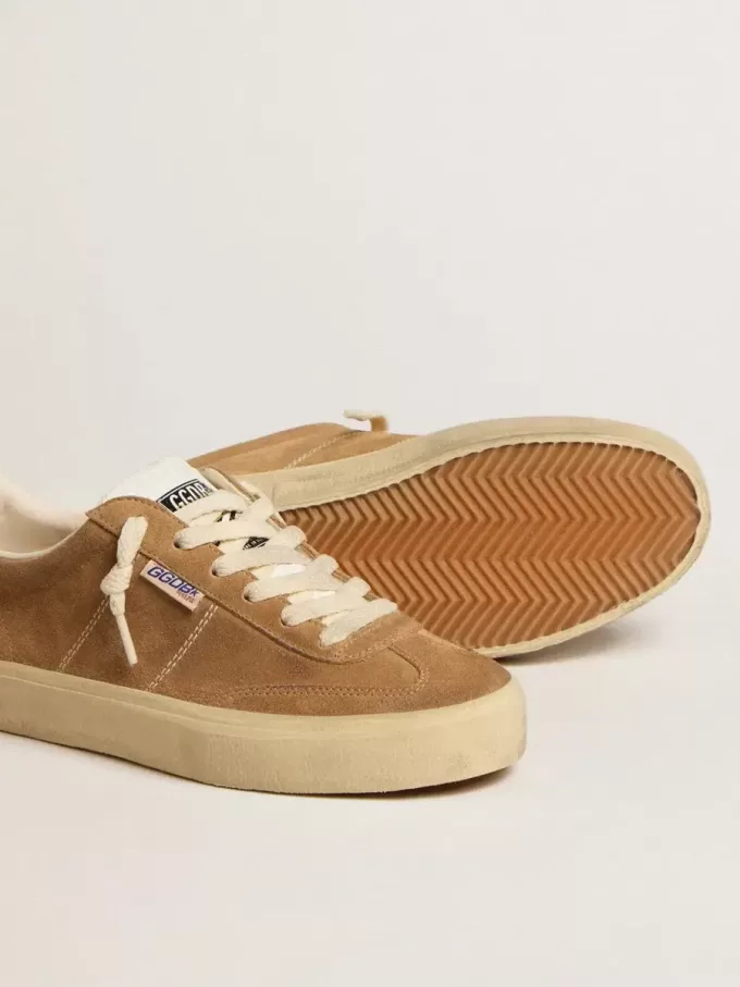 Soul Star para mujer en ante color camel con lengüeta y talón de cuero blanco Soul Star para mujer en ante color camel con lengüeta y talón de cuero blanco