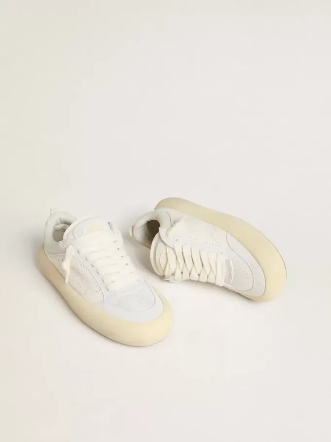 Space-Star Cube para mujer en piel blanca con estrella perforada