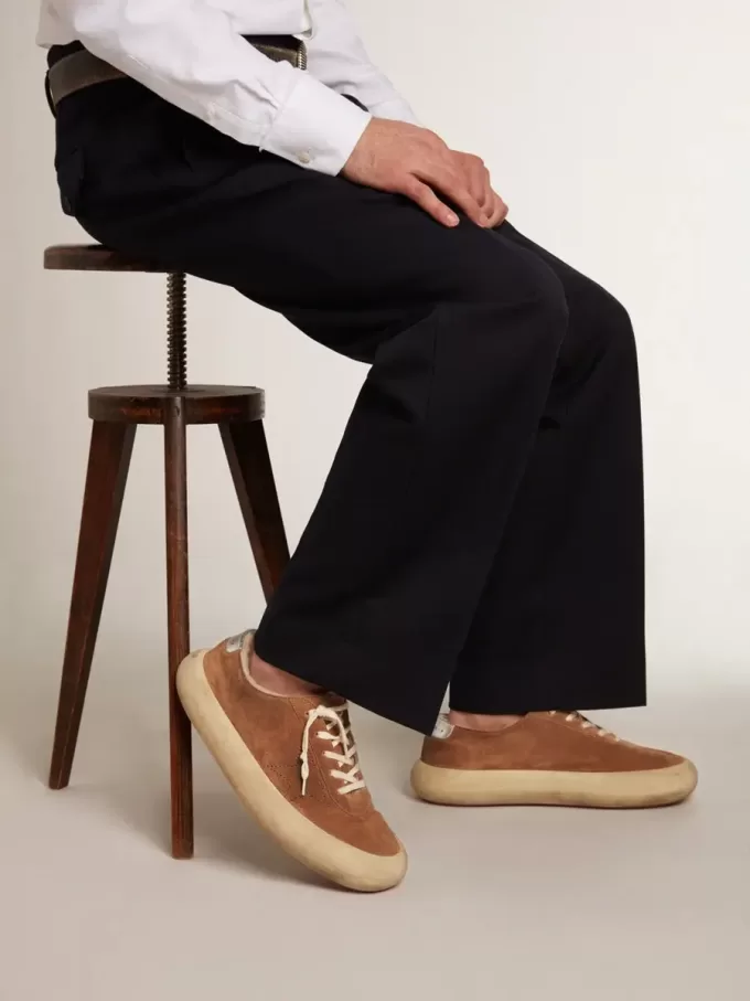 Space-Star para hombre en ante color tabaco