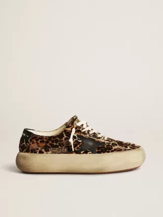 Space-Star para mujer en piel de potro con estampado de leopardo y estrella negra