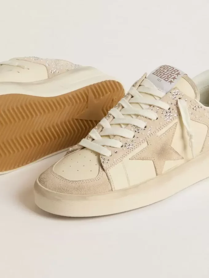 Stardan en ante y piel de color crema con Swarovski y una estrella de ante