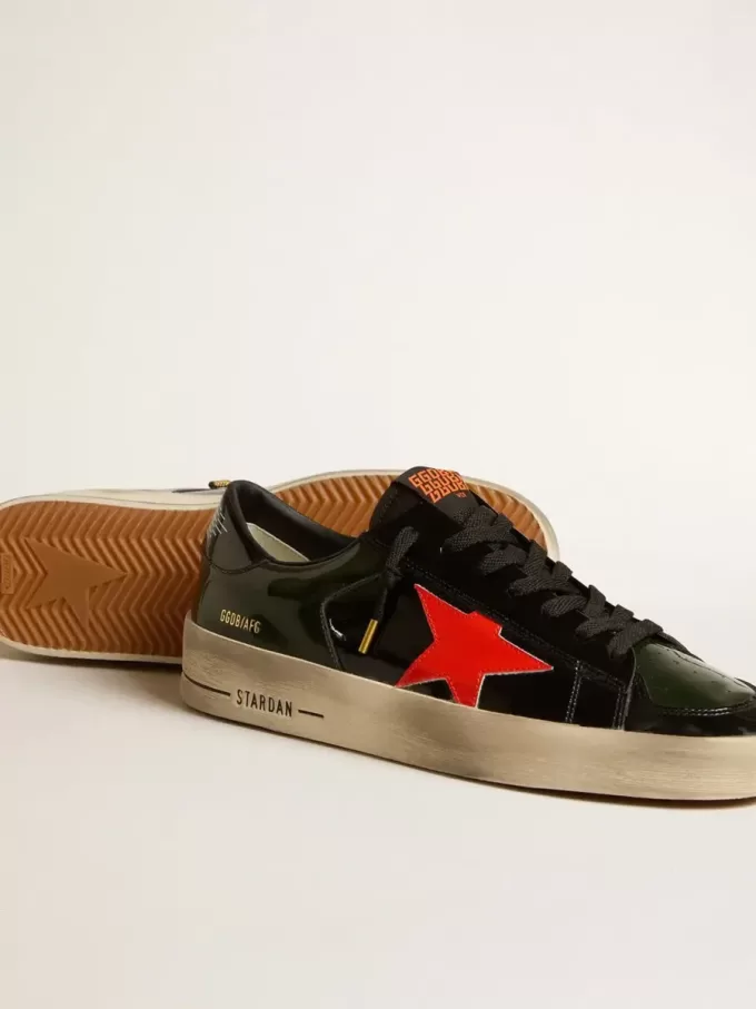 Stardan LAB para hombre en charol negro y verde con estrella naranja Stardan LAB para hombre en charol negro y verde con estrella naranja