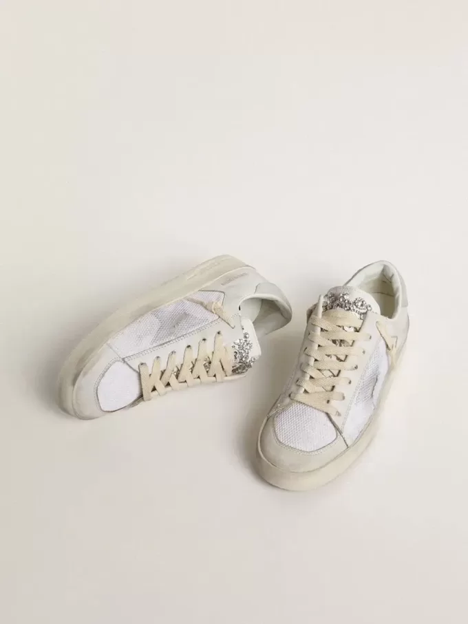 Stardan LTD en piel blanca con estrella y lengüeta en el talón en ante gris hielo