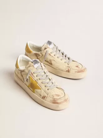 Stardan para hombre en piel beige con estrella y lengüeta en el talón en nubuck color miel