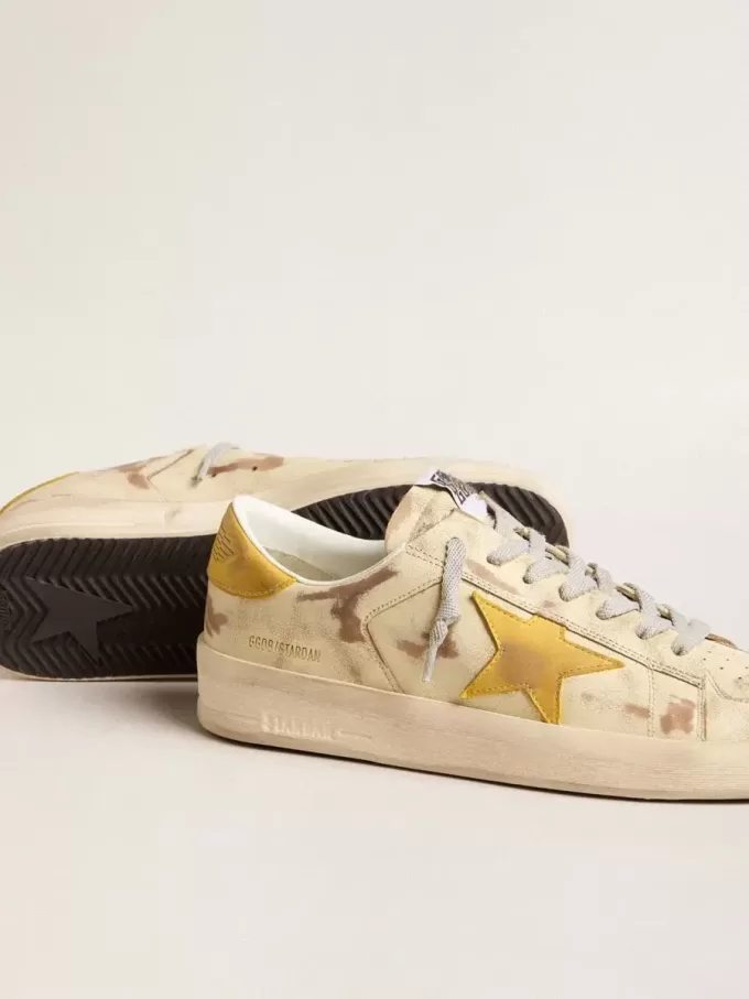 Stardan para hombre en piel beige con estrella y lengüeta en el talón en nubuck color miel