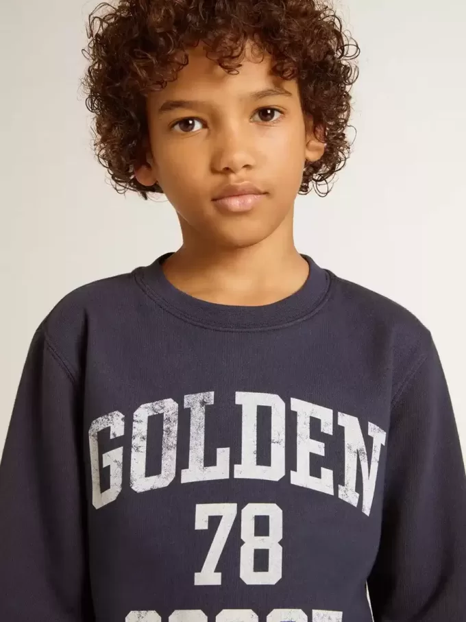 Sudadera azul oscuro para niño con estampado blanco