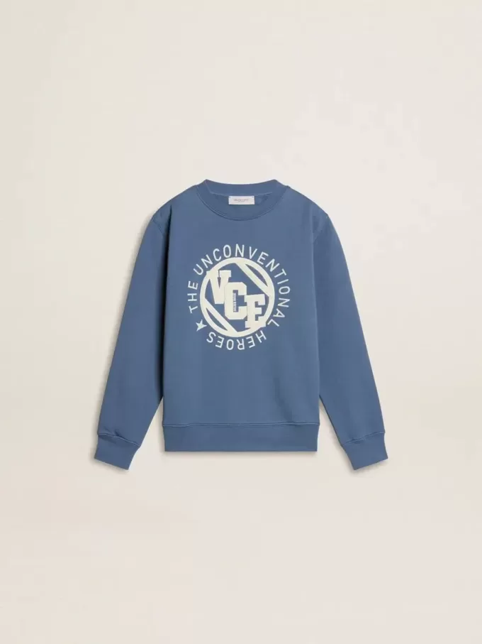 Sudadera azul para niños con parches blancos en relieve Sudadera azul para niños con parches blancos en relieve