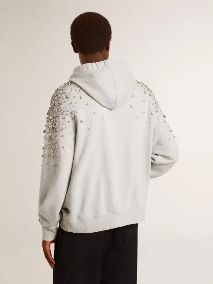 Sudadera gris con capucha y adornos de cristales