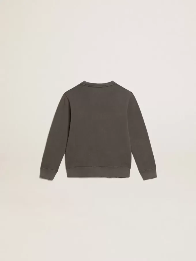 Sudadera gris desgastada con letras de cristal