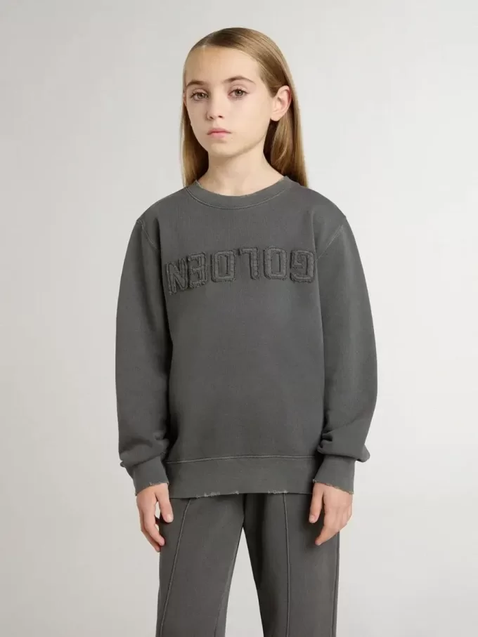 Sudadera gris para niños con logotipo en relieve