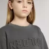 Sudadera gris para niños con logotipo en relieve