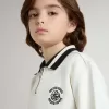 Sudadera polo infantil de algodón blanco con bordado en el pecho y estampado en la espalda