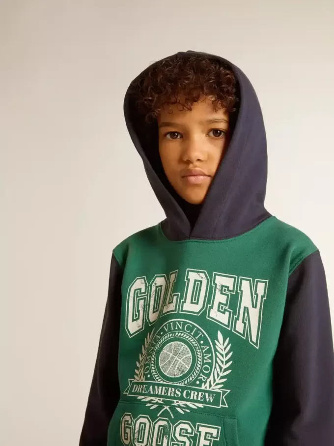 Sudadera verde y azul para niño con capucha y estampado Sudadera verde y azul para niño con capucha y estampado