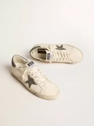 Super-Star en napa con estrella y lengüeta del talón en ante gris