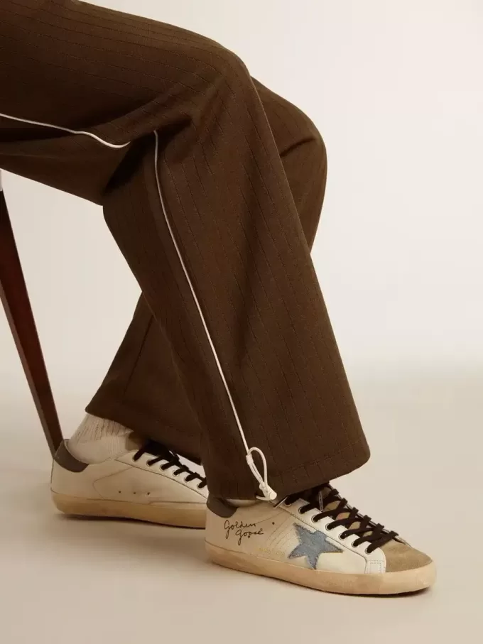 Super-Star en piel napa con estrella de ante azul claro y lengüeta del talón en piel gris