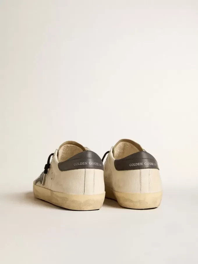 Super-Star en piel napa con estrella de ante azul claro y lengüeta del talón en piel gris