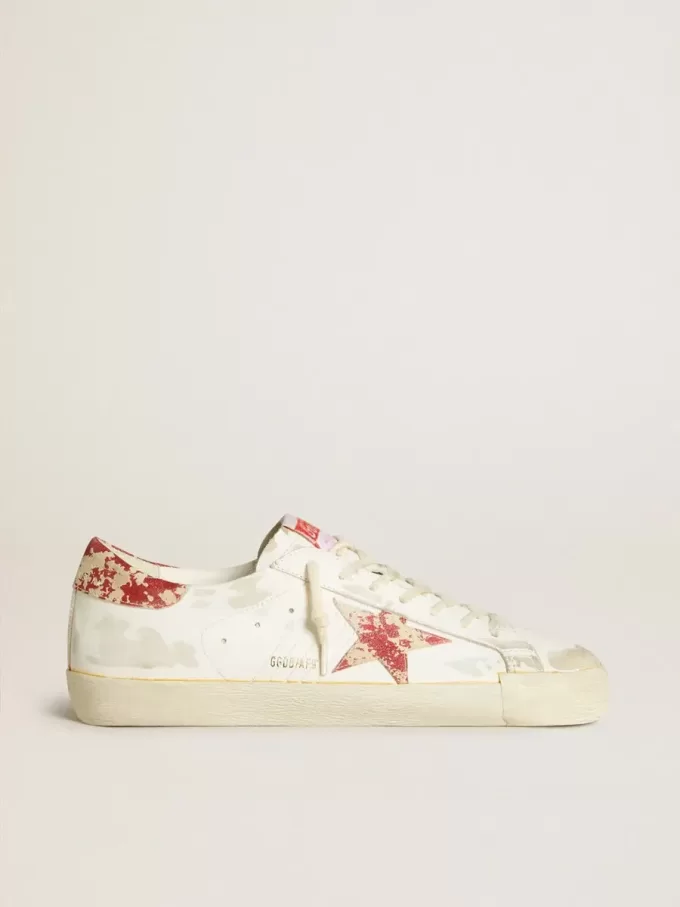 Super-Star LAB para hombre en color blanco con estrella y lengüeta en el talón con efecto óxido Super-Star LAB para hombre en color blanco con estrella y lengüeta en el talón con efecto óxido