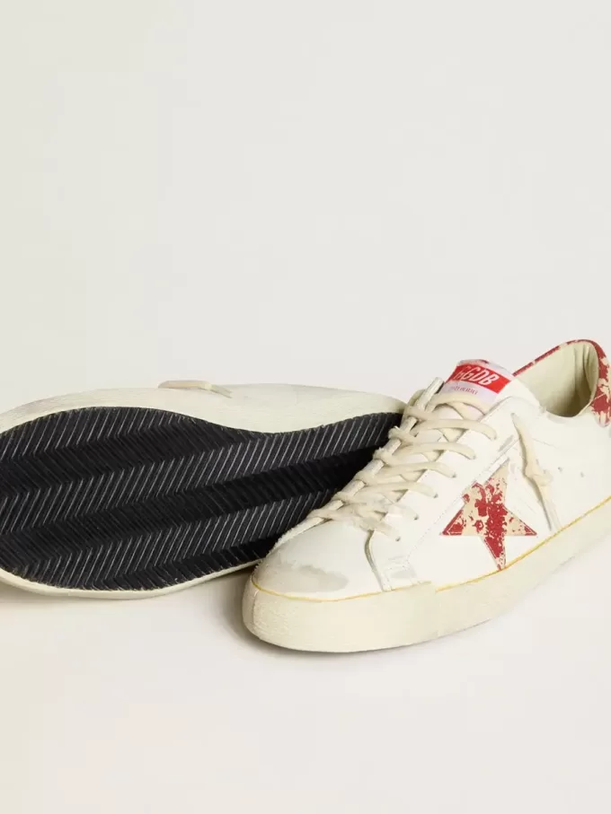 Super-Star LAB para hombre en color blanco con estrella y lengüeta en el talón con efecto óxido Super-Star LAB para hombre en color blanco con estrella y lengüeta en el talón con efecto óxido