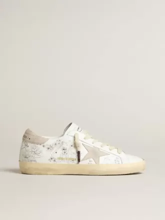 Super-Star LTD CNY para hombre en piel blanca con letras en la parte superior