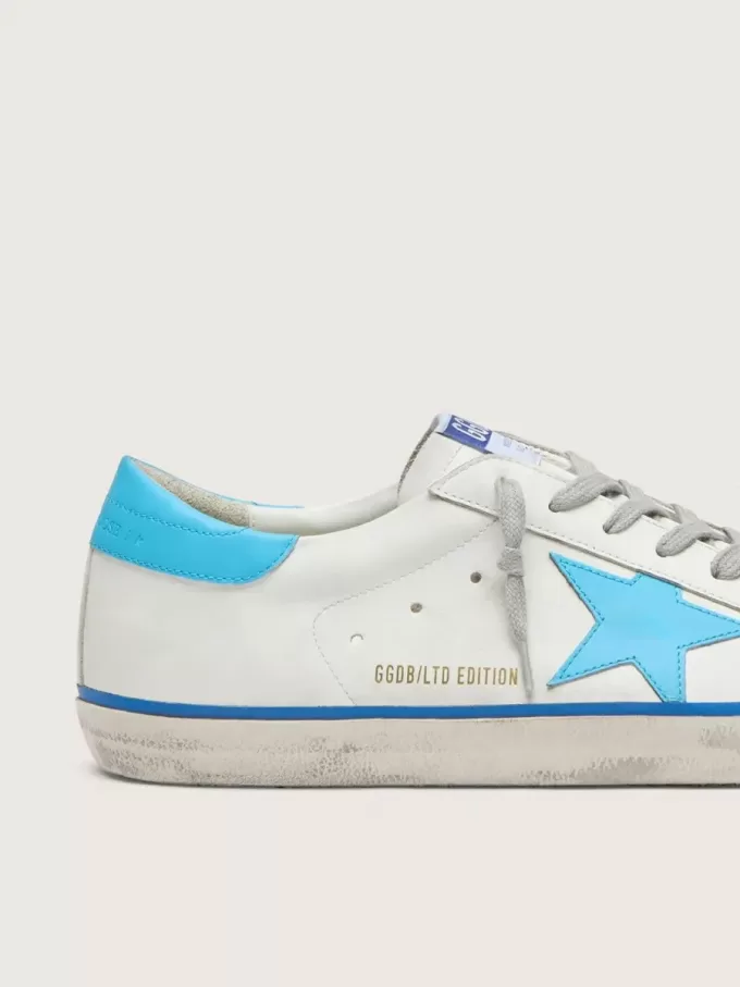 Super-Star LTD para hombre en piel blanca con estrella y lengüeta del talón en piel azul claro