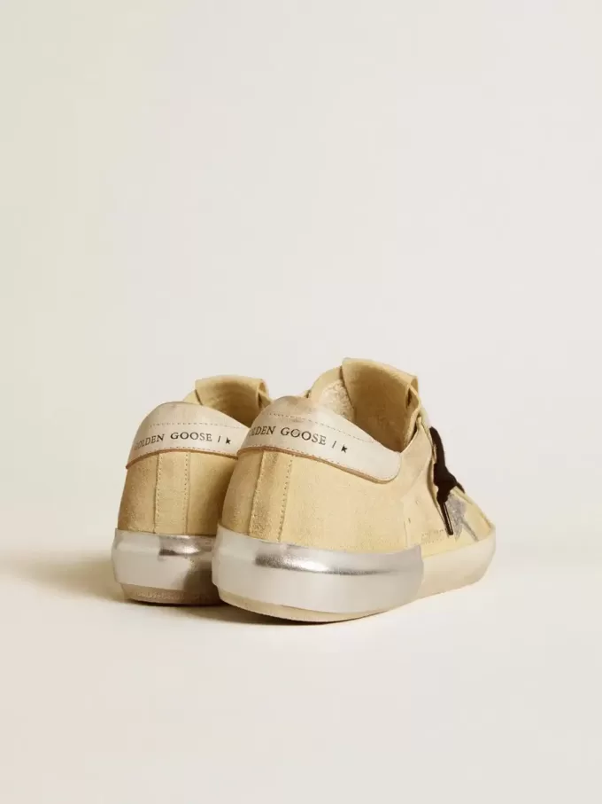 Super-Star LTD para mujer en ante con estrella brillante y lengüeta de cuero en el talón Super-Star LTD para mujer en ante con estrella brillante y lengüeta de cuero en el talón