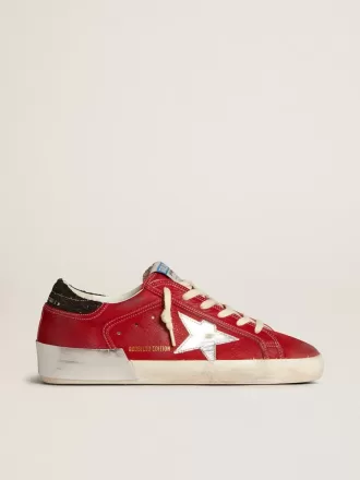 Super-Star LTD para mujer en nubuck rojo con estrella de cuero y lengüeta brillante en el talón Super-Star LTD para mujer en nubuck rojo con estrella de cuero y lengüeta brillante en el talón