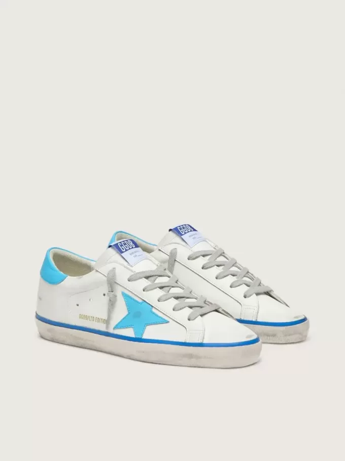 Super-Star LTD para mujer en piel blanca con estrella y lengüeta del talón en piel azul claro