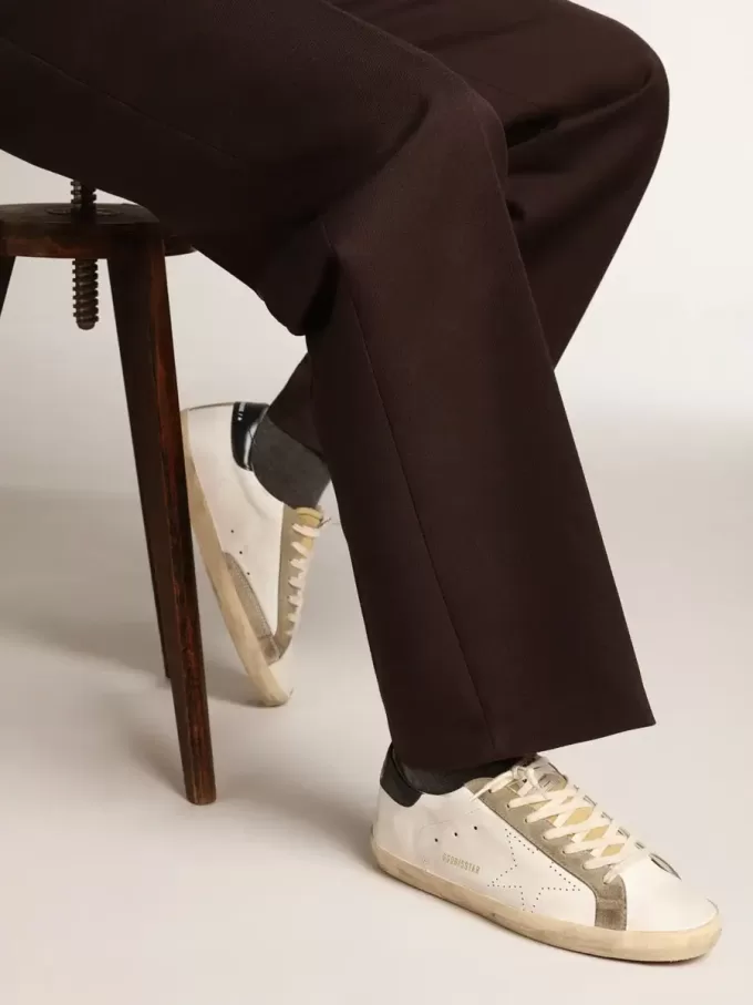 Super-Star para hombre con estrella perforada y lengüeta azul en el talón Super-Star para hombre con estrella perforada y lengüeta azul en el talón