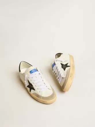 Super-Star para hombre en blanco de origen biológico con estrella y lengüeta en el talón en negro Super-Star para hombre en blanco de origen biológico con estrella y lengüeta en el talón en negro