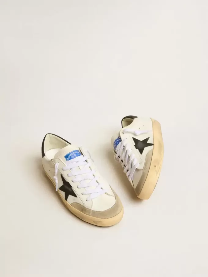 Super-Star para hombre en blanco de origen biológico con estrella y lengüeta en el talón en negro