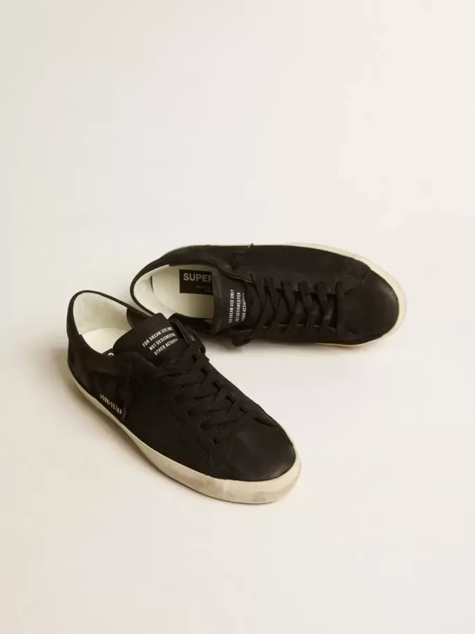 Super-Star para hombre en nubuck negro con estrella perforada y lengüeta del talón en nubuck negro
