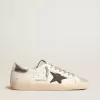 Super-Star para hombre en piel blanca con estrella de nubuck negro y lengüeta del talón en piel metalizada plateada