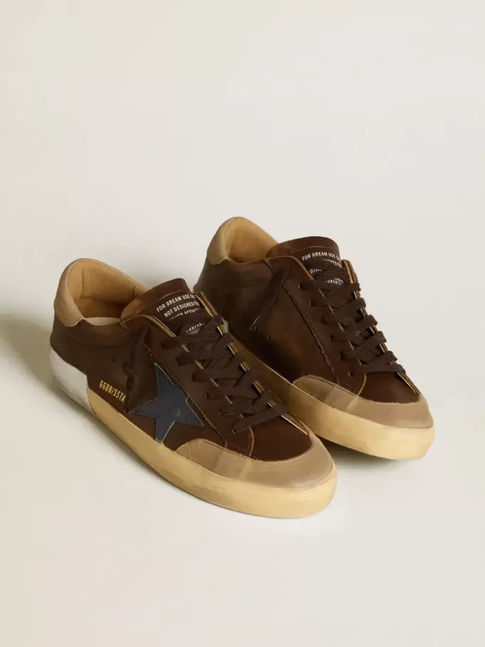 Super-Star para hombre en piel con estrella de piel azul y lengüeta del talón en nubuck beige