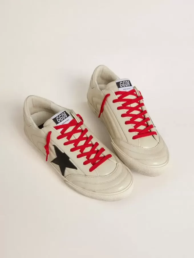 Super-Star para hombre en piel matelassé blanca brillante con estrella de piel negra