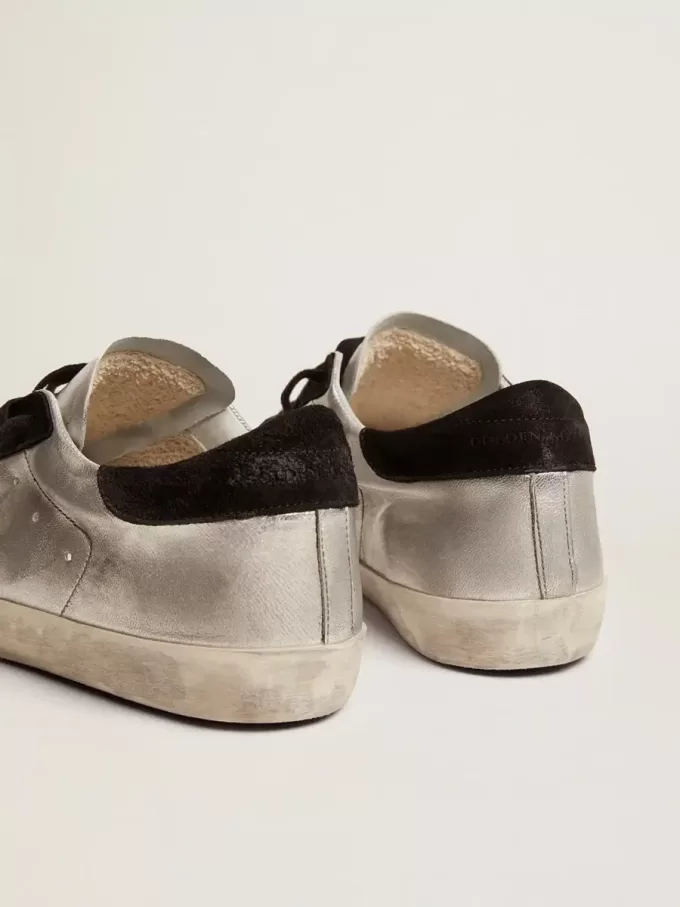 Super-Star para hombre en piel plateada