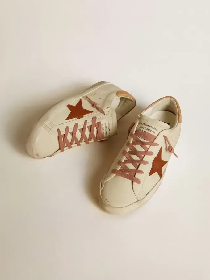 Super-Star para mujer con estrella de cuero y lengüeta del talón de cuero con estampado de cocodrilo Super-Star para mujer con estrella de cuero y lengüeta del talón de cuero con estampado de cocodrilo