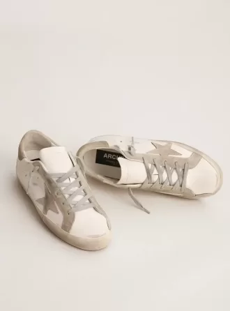 Super-Star para mujer con estrella y lengüeta del talón de ante gris