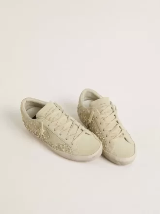 Super-Star para mujer en ante beige con perlas y cristales Swarovski