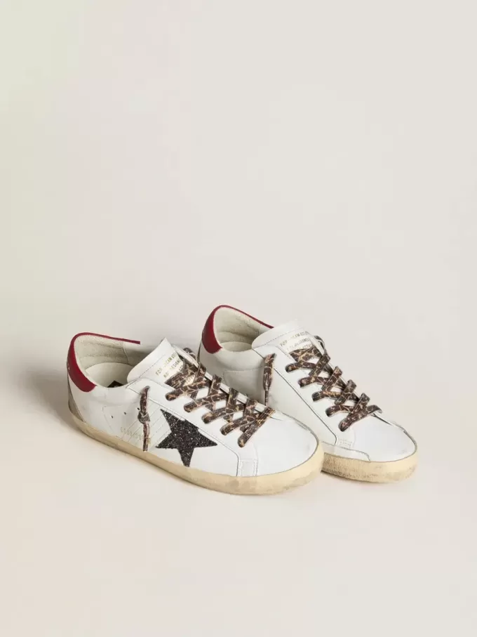 Super-Star para mujer en napa con estrella brillante y lengüeta trasera en napa roja