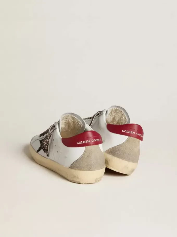 Super-Star para mujer en napa con estrella brillante y lengüeta trasera en napa roja