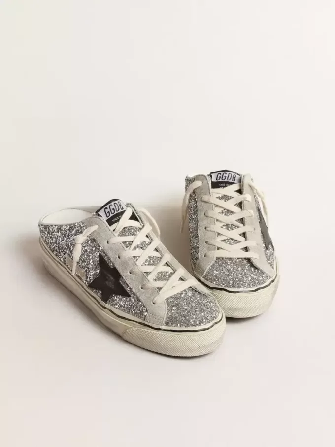 Super-Star Sabot para mujer en plata brillante con estrella de cuero negro Super-Star Sabot para mujer en plata brillante con estrella de cuero negro
