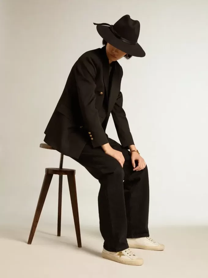 V-Star en piel blanca con estrella de piel metalizada dorada